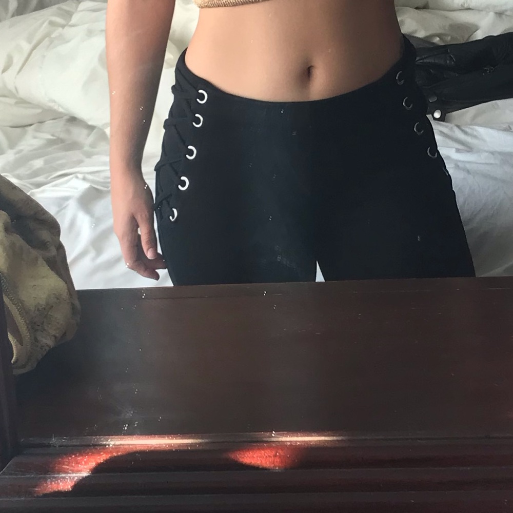 Black lace up sides Guess pants